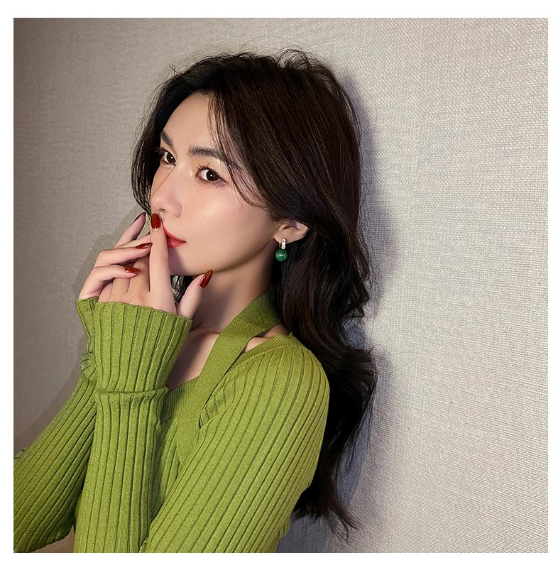 Green Pearls Earrings | Elegance and style in one design!