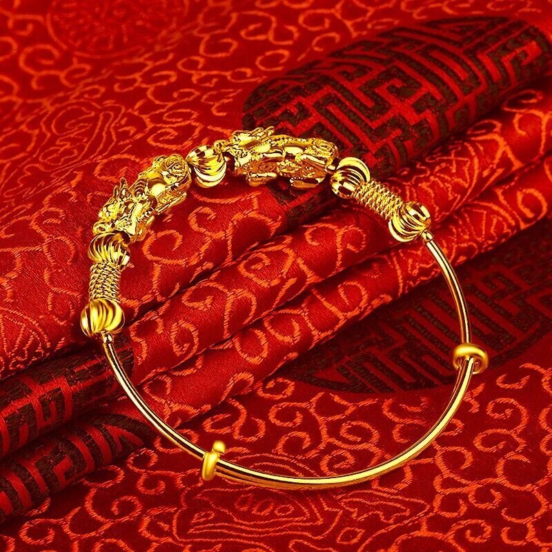 Gold-colored Lucky Charm Bracelet