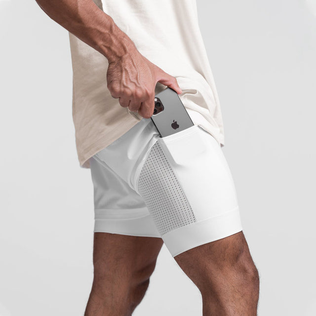 Trendy sportshorts met ademend materiaal en zijzak - Marky