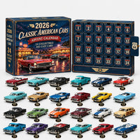 Blauwe adventskalender met klassieke auto's en geopende doos, daaronder 24 genummerde miniatuurauto's in uiteenlopende kleuren, van pick-ups tot cabrio's. 9
