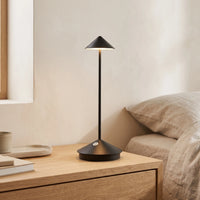 Moderne Draadloze Tafellamp Met Minimalistisch Design En Dimbaar LED Licht