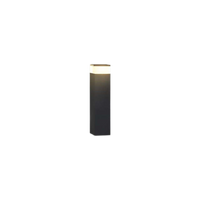 Kortere zwarte rechthoekige lichtpaal met warmwit oplichtend bovenstuk, vrijgesteld op een witte achtergrond. 1