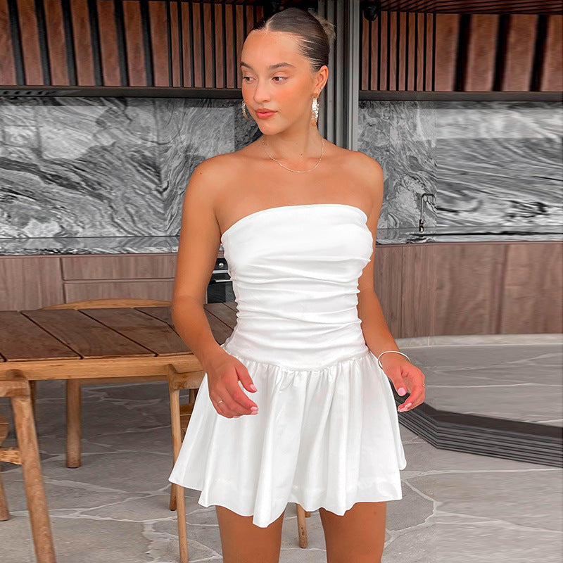 Weißes Trägerloses Minikleid mit Falten-Details – Nikki