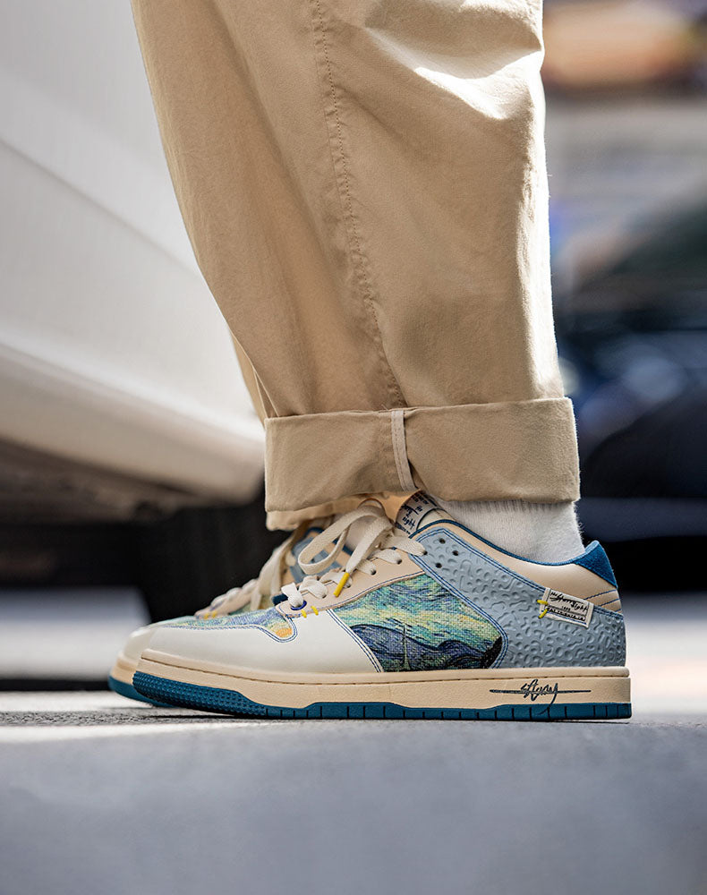 Künstlerische Unisex Sneaker mit Sternennacht-Design und bequemer Sohle – Lior