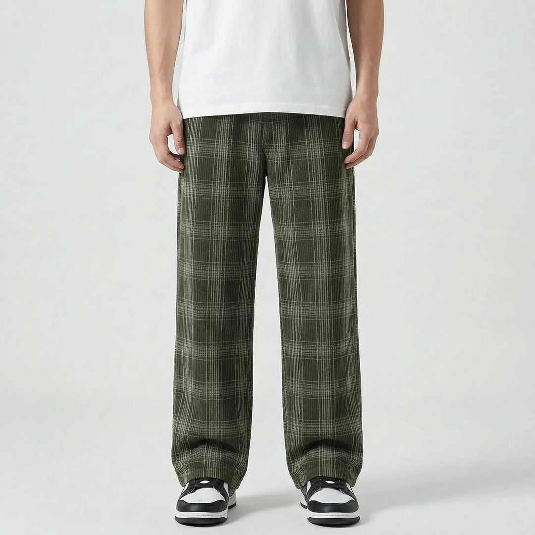 Plus Size Relaxed Plaid Pants - Domingo