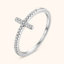 Stilvoller Ring mit Zirkonia-Kreuz - Faith