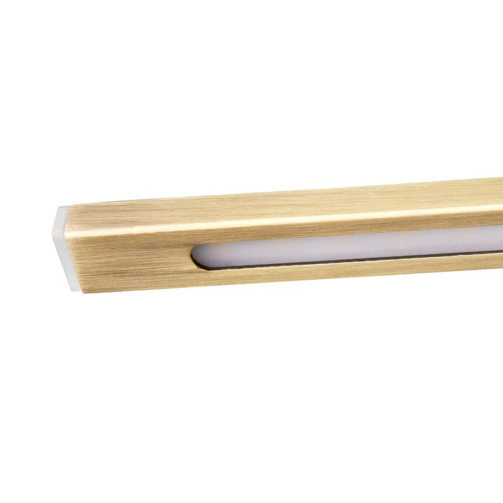 Detail van het uiteinde van de ledbalk met melkwitte lichtstrook in een geborstelde messing behuizing 10