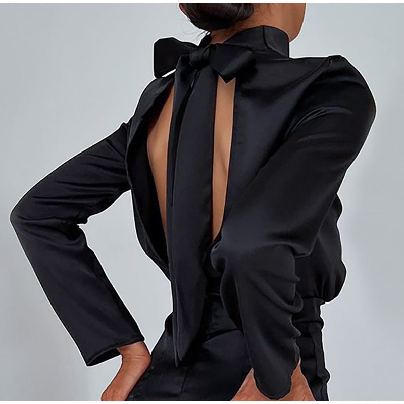 Loïs Satin Kleid | Mit wunderschöner Schleife und offenem Rücken