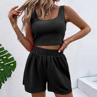 Trendy tweedelige zomeroutfit voor dames met shorts en croptop - Livia