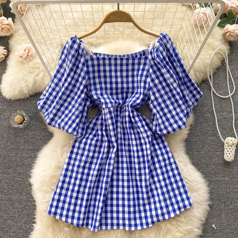 Modieuze damesjurk met vierkante halslijn en puffmouwen - Selina