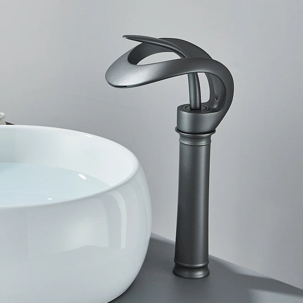 Messing Wastafelkraan met Watervaluitloop - Flowarc