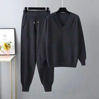 Tweedelige Gebreide Dames Set met V-hals Trui & Broek – Noelia