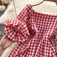 Modieuze damesjurk met vierkante halslijn en puffmouwen - Selina