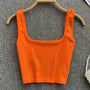 Rückenfreies, kurzes Tanktop in Uni-Farbe – Zayra
