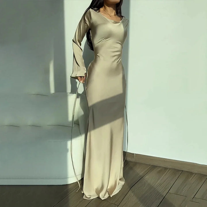 Stilvolles Kleid mit langen Ärmeln - Sophia