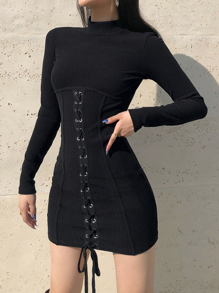 Kourtney Kleid | Für einen sexy Grunge-Look