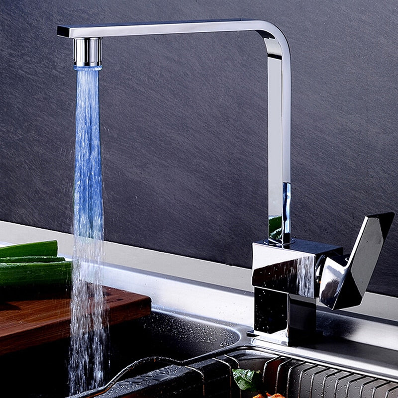 Bunte Wasserhahn-LED - AquaGlow