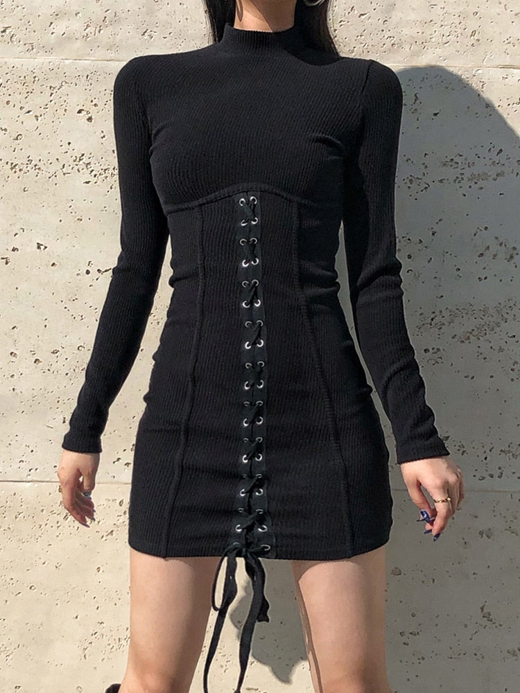 Kourtney Kleid | Für einen sexy Grunge-Look
