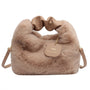 Fluffy Handtasche | Diese Tasche willst du einfach knuddeln
