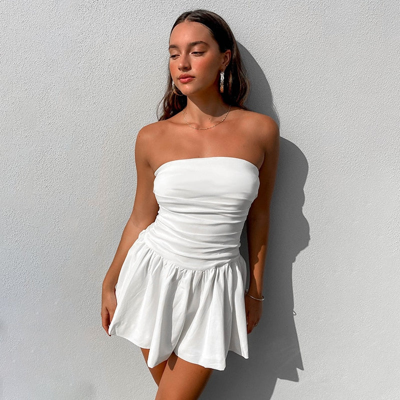 Weißes Trägerloses Minikleid mit Falten-Details – Nikki