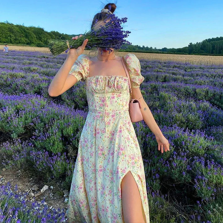 Lichte & Stijlvolle Zomerjurk met Bloemenprint en Korte Mouwen – Elina