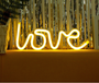 Love Neon Buchstaben | Schaffe eine romantische Szene