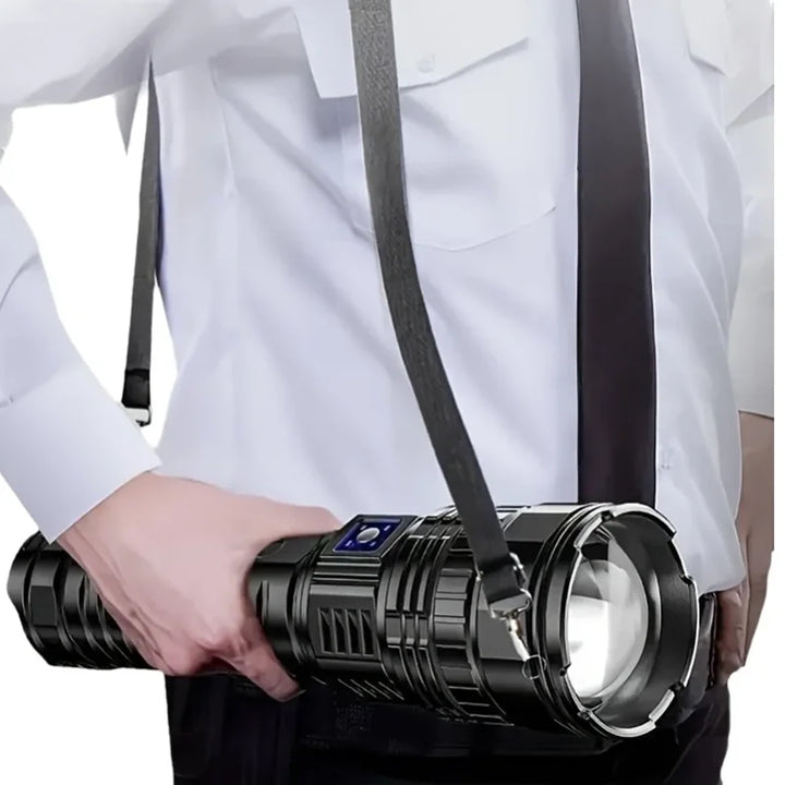 Wiederaufladbare 10000-Lumen-LED-Taschenlampe – Striker