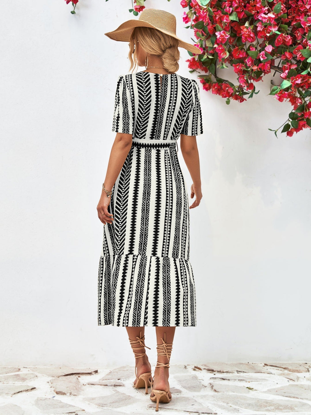 Schwarz-Weiß Gestreiftes Midi-Kleid – Elise