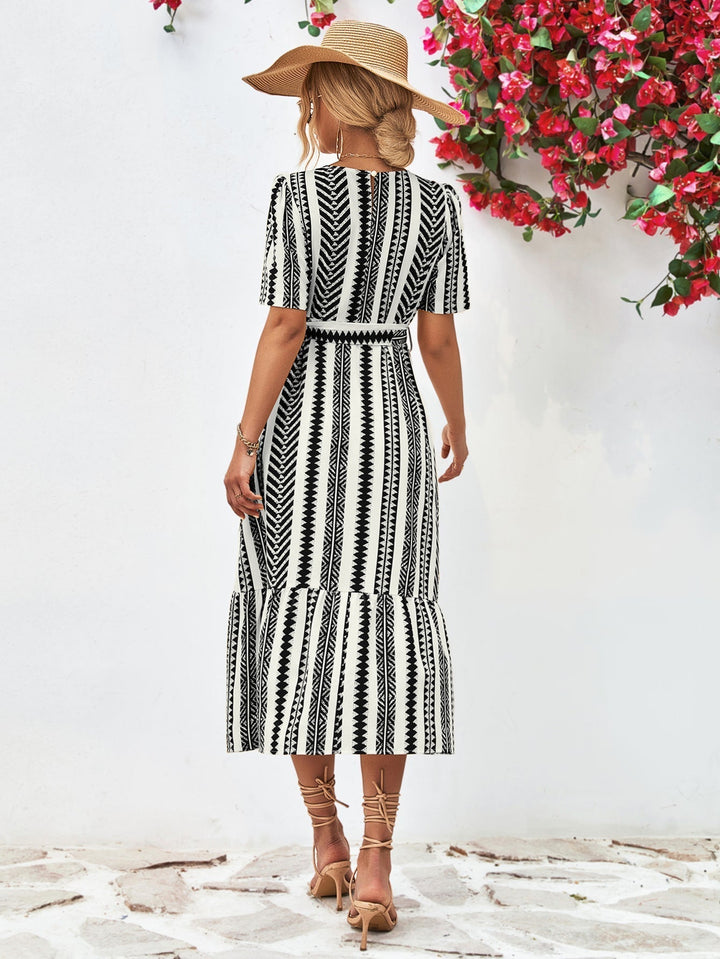 Schwarz-Weiß Gestreiftes Midi-Kleid – Elise