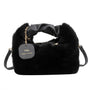 Fluffy Handtasche | Diese Tasche willst du einfach knuddeln