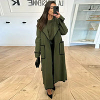 Langer Damenmantel mit kontrastierenden Nähten – Viviane