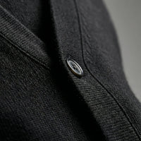 Schmal Geschnittene Strickjacke Mit Langen Ärmeln - Devin