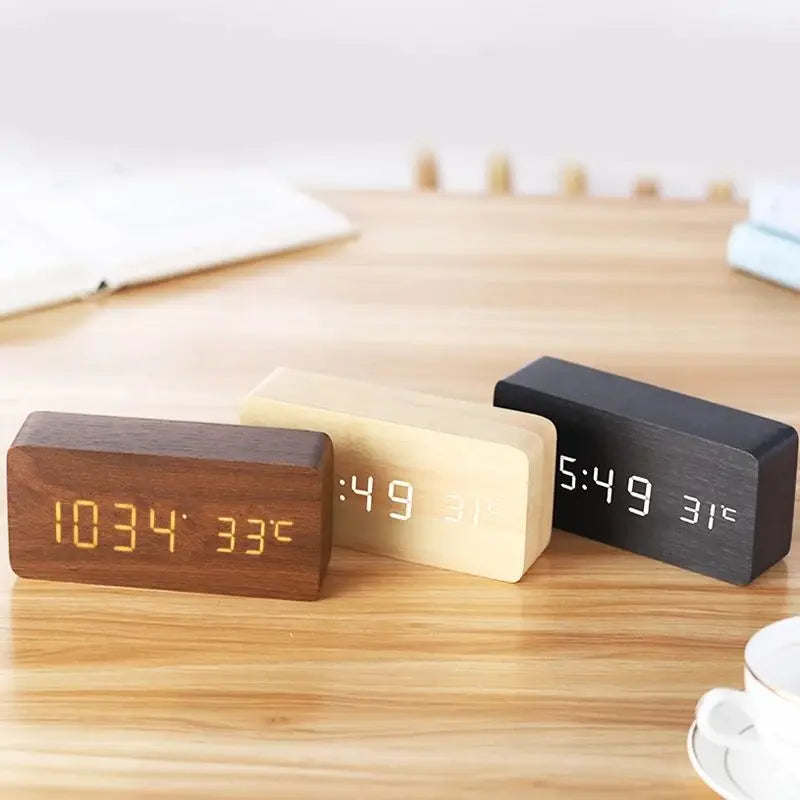 Digital Wooden Wecker with LED display – WoodSync 