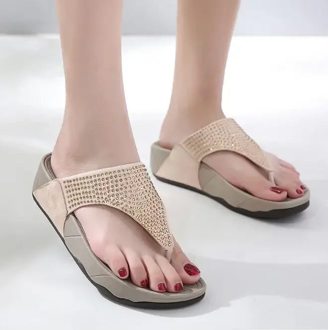 Comfortabele dames platform slippers met strass – Geneva