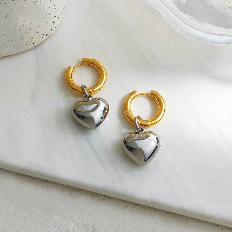 Gold- & Silber-Mix Ohrringe | Mit süßen Herzen