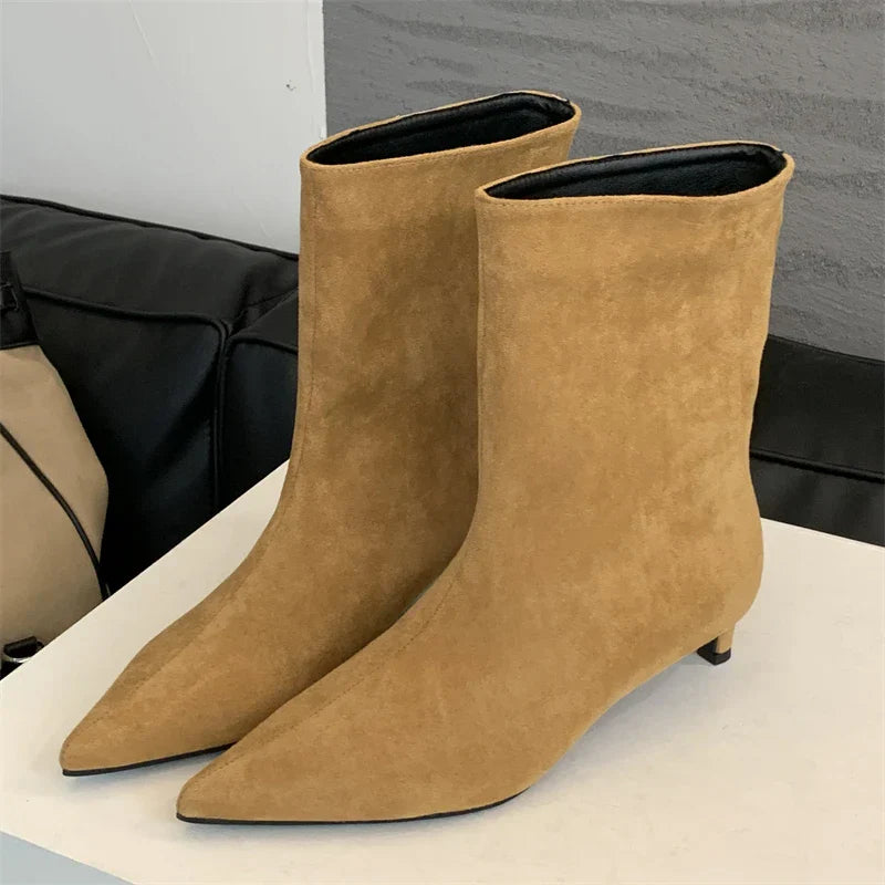 Luxuriöse Wildleder-Winterstiefel - Sorena