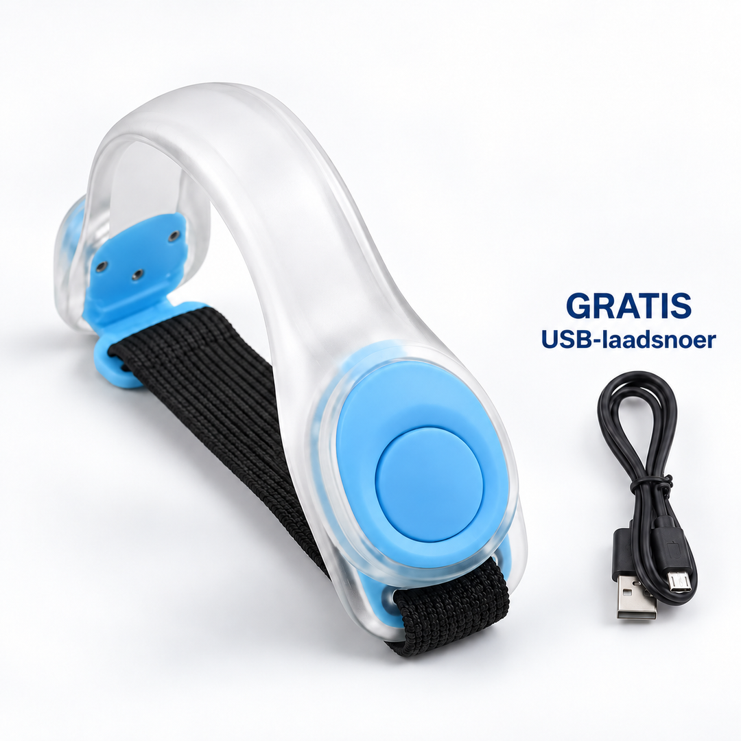 Doorzichtige led-armband met blauwe knop en zwarte elastische band, naast een zwart USB-laadsnoer 10