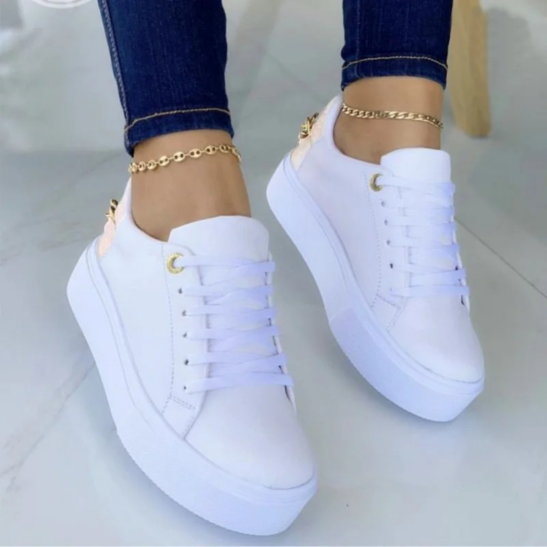 Weiße Ledersneaker mit Metallkette - ComfortStep