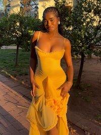 Trendiges Maxikleid mit Rüschen und Spaghettiträgern - Loyza