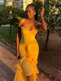 Trendiges Maxikleid mit Rüschen und Spaghettiträgern - Loyza