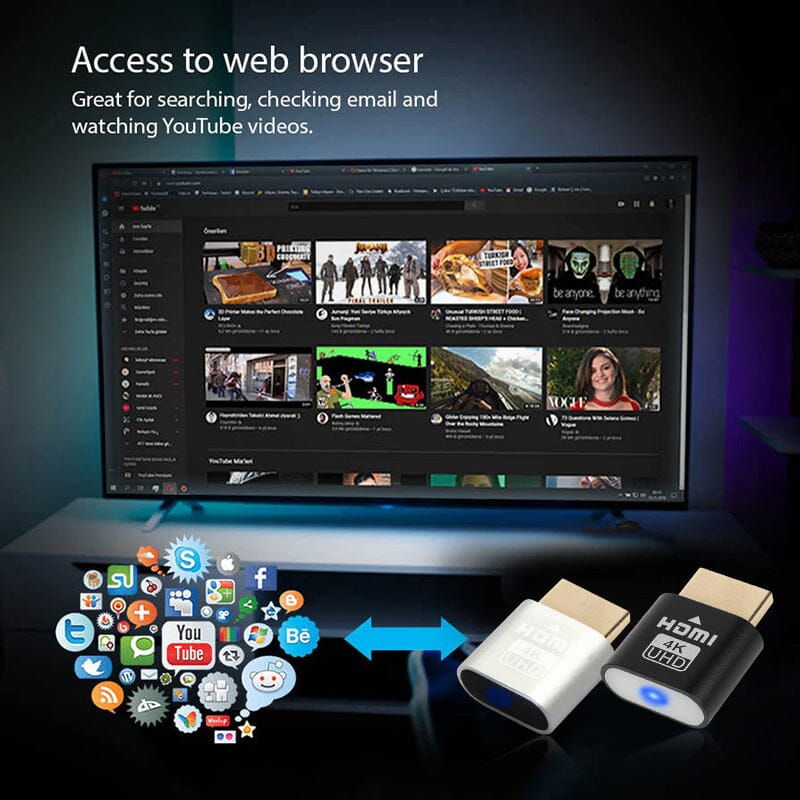 Zwarte en zilverkleurige dongel naast elkaar onder een tv waarop een videosite in de browser draait, omringd door app-pictogrammen. 6