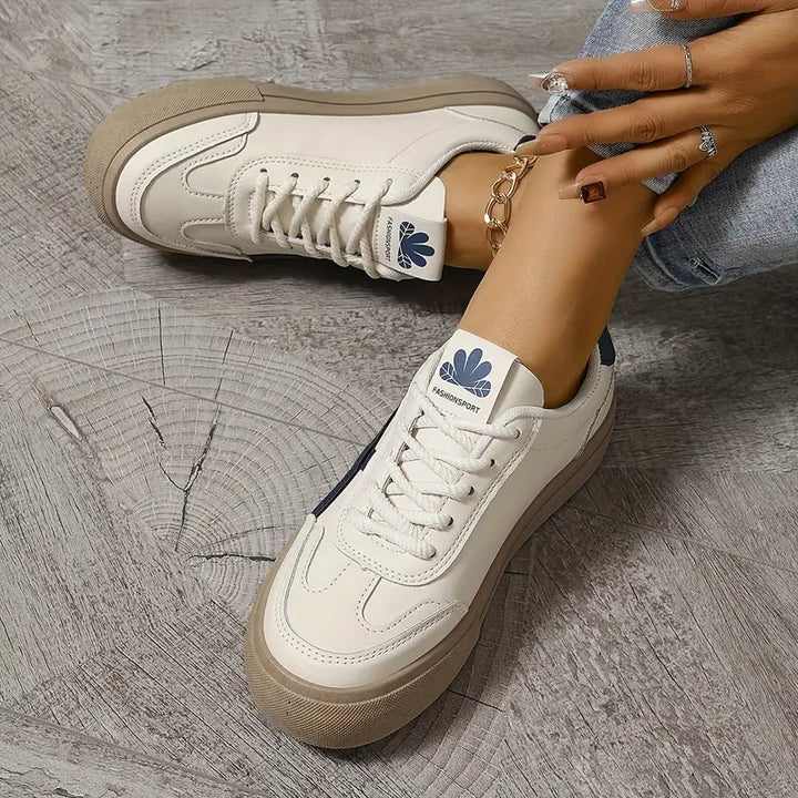 Trendige orthopädische flache Sneaker - Livia