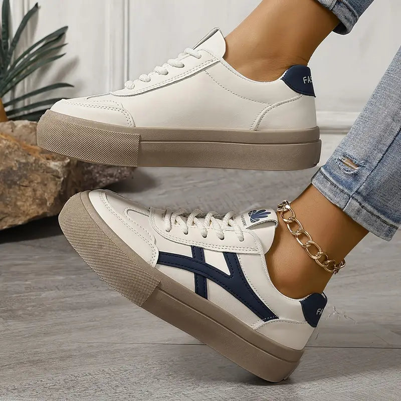 Trendige orthopädische flache Sneaker - Livia