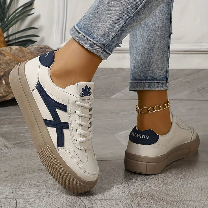 Trendige orthopädische flache Sneaker - Livia