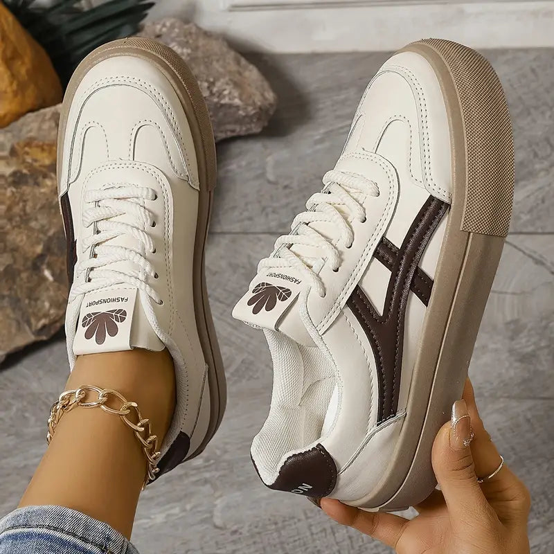 Trendige orthopädische flache Sneaker - Livia