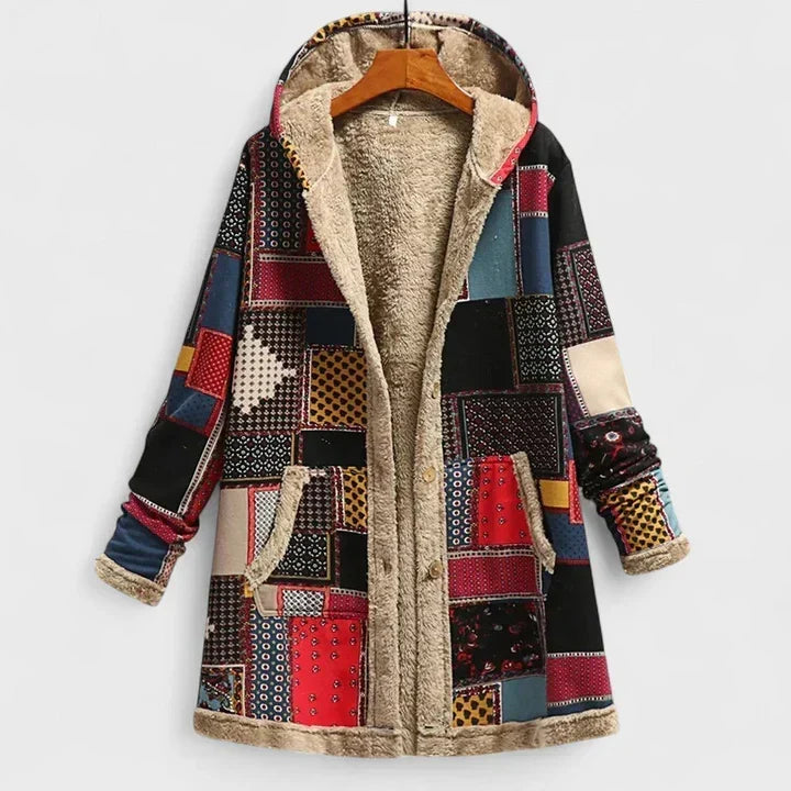 Geopende parka op hanger met kleurrijk patchworkprint in rood, blauw en geel, met knoopsluiting en teddyvoering 5