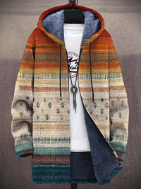 Voorkant van de open lange capuchonvest met pluchen voering, gestreept oranje-crème-groenblauw dessin, over een wit shirt 1