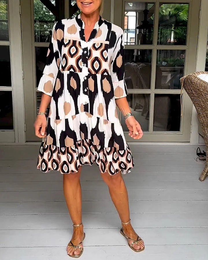 Trendiges Kleid mit kurzen Ärmeln und abstraktem Print & lockerem Schnitt – Liora