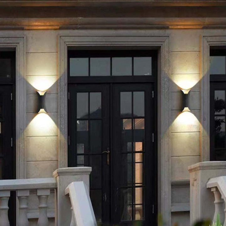 Moderne LED-Außenwandleuchte - LumiEdge