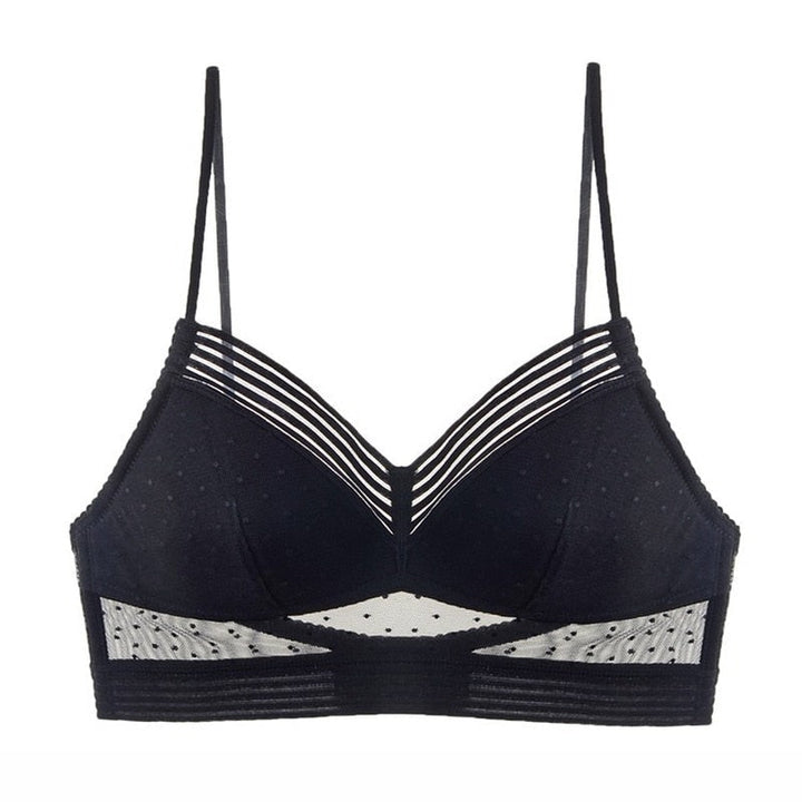 Losse zwarte bralette van voren met gestippeld mesh, gestreepte V-rand en doorzichtige inzet onder de cups. 8
